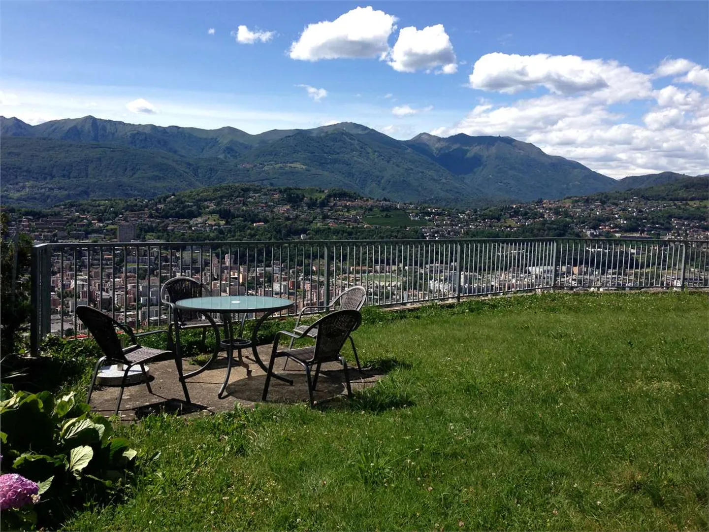Appartement Charmant avec Vue sur le Lac - Photo 10 sur 10