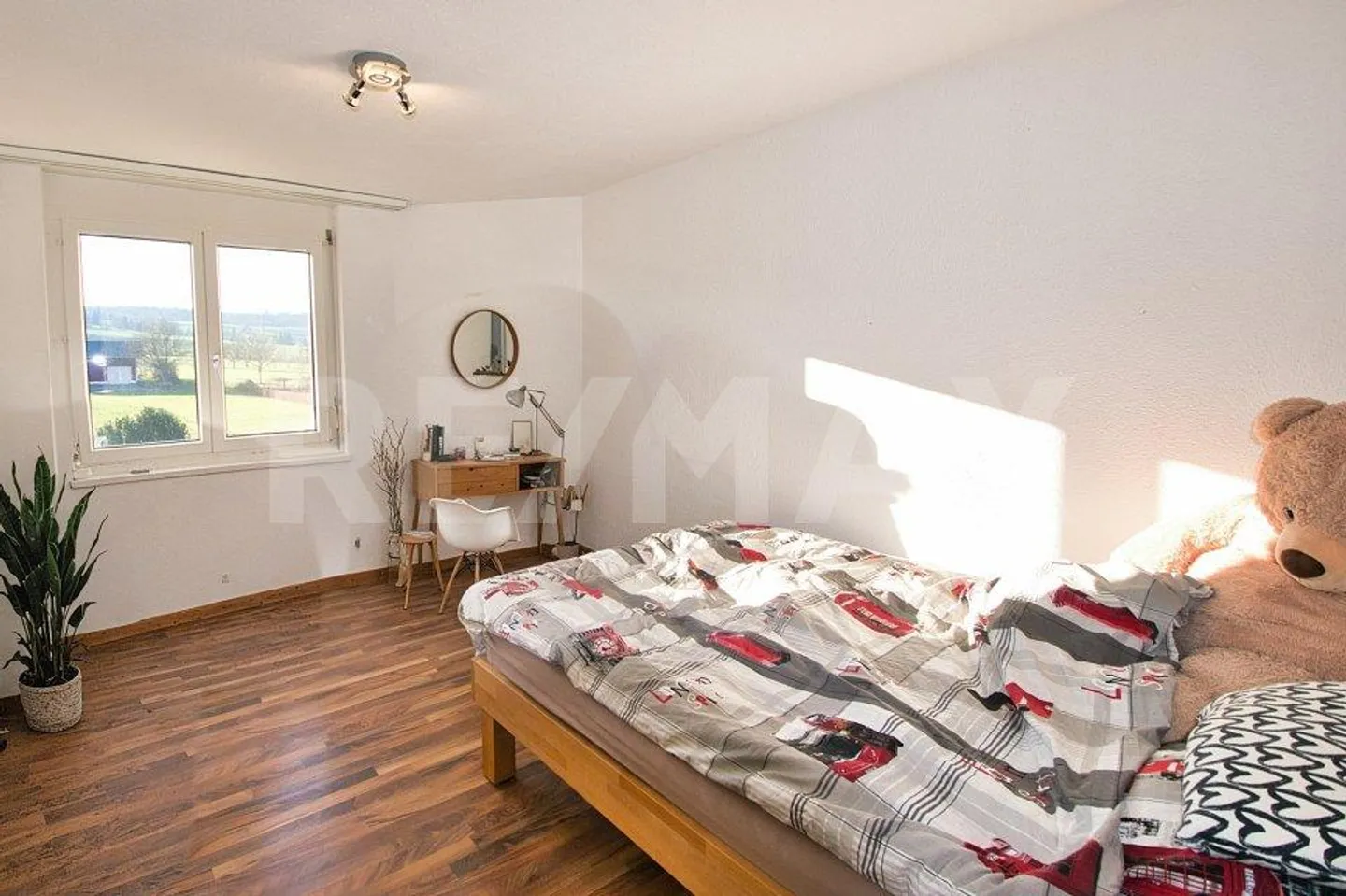 Appartement confortable de 3 pièces avec balcon vitré et box de garage - Photo 6 sur 12