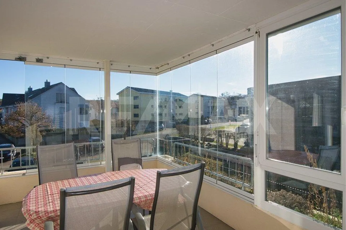 Appartement confortable de 3 pièces avec balcon vitré et box de garage - Photo 8 sur 12