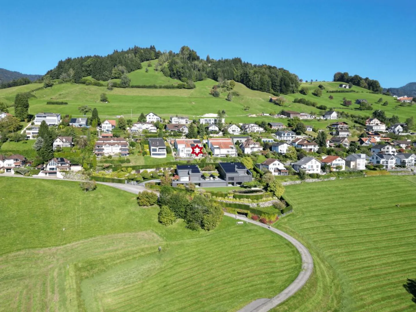 HORIZONIA | Spazio per Vivere - Casa Semi-Indipendente di 7.5 Stanze con Vista su T... - Foto 11 di 11