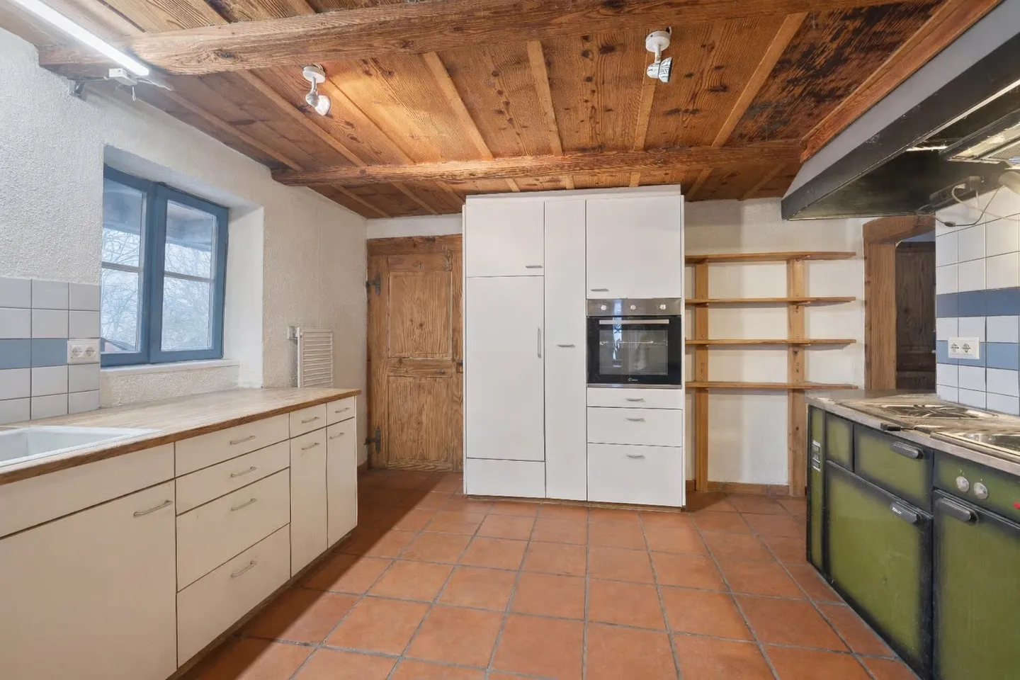 Fattoria con quattro appartamenti nella zona del villaggio - Foto 5 di 13