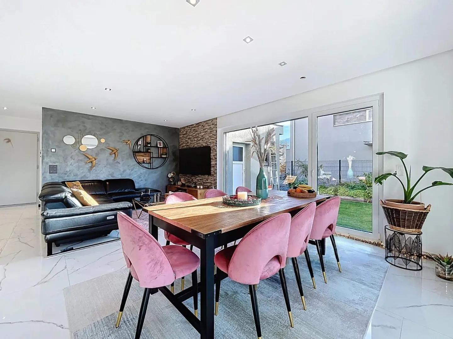 4.5 Room House - Photo 5 of 12