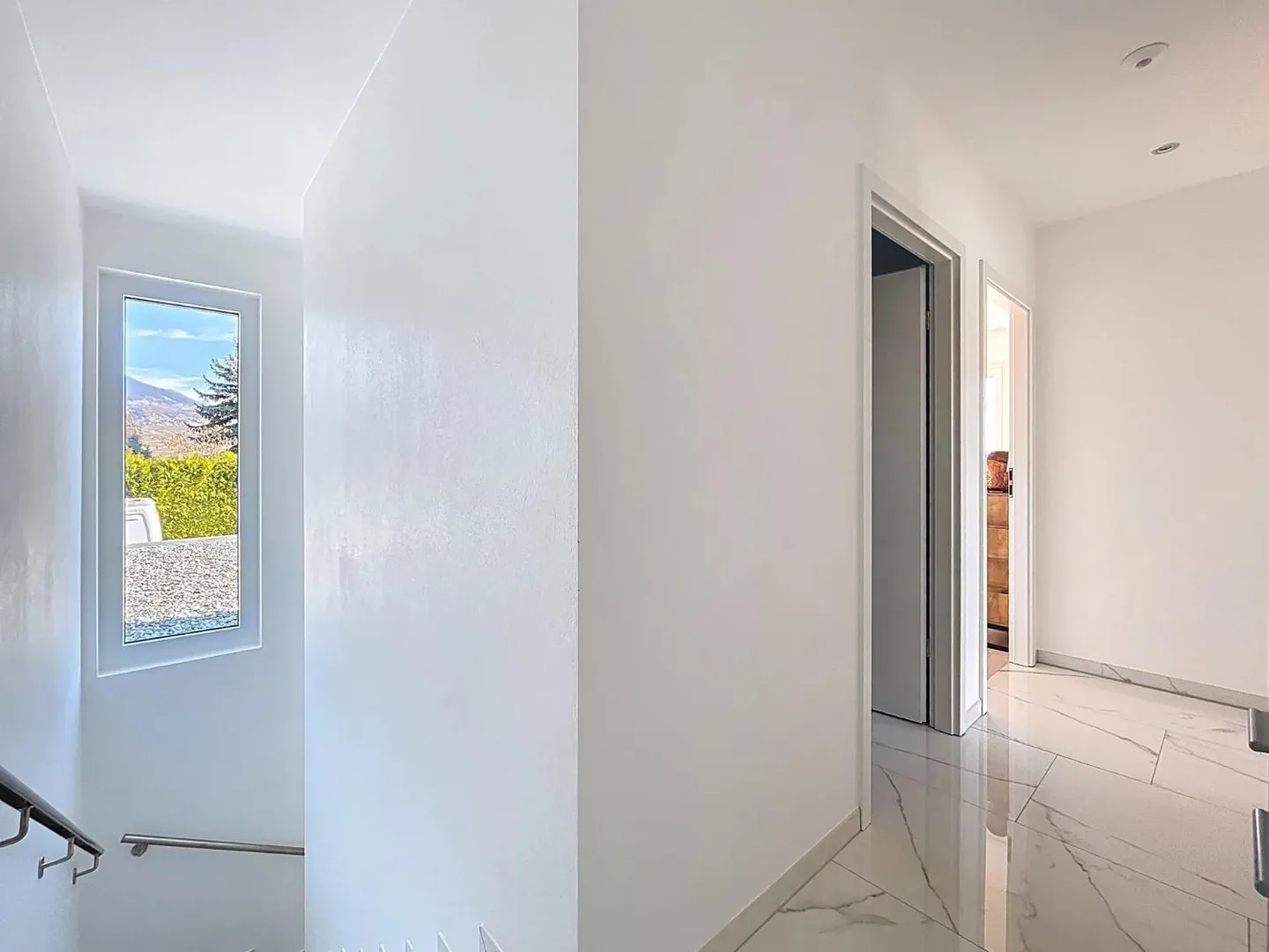 4.5 Room House - Photo 6 of 12