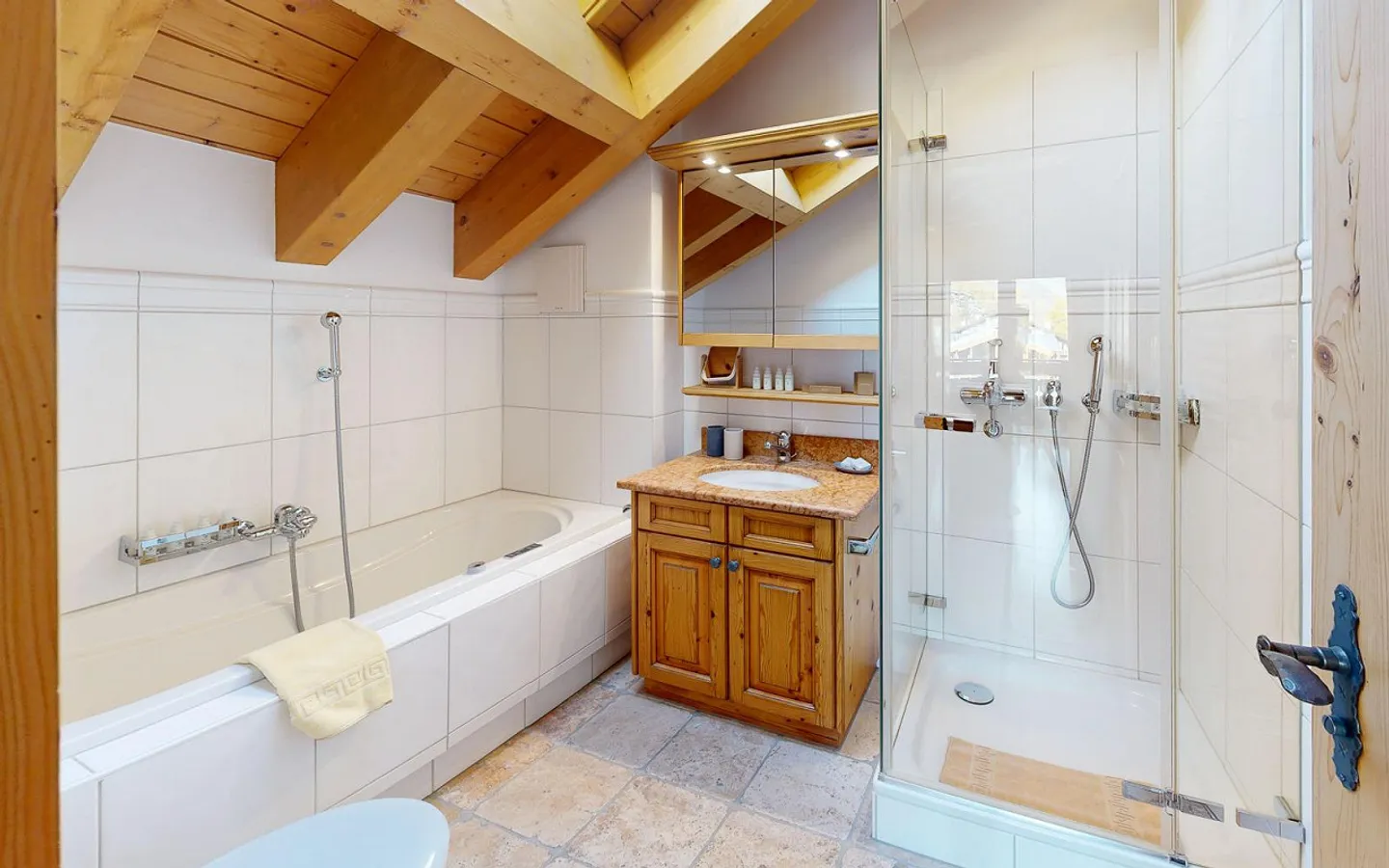 Grand appartement sous les toits dans le meilleur emplacement de Zermatt - Photo 9 sur 11