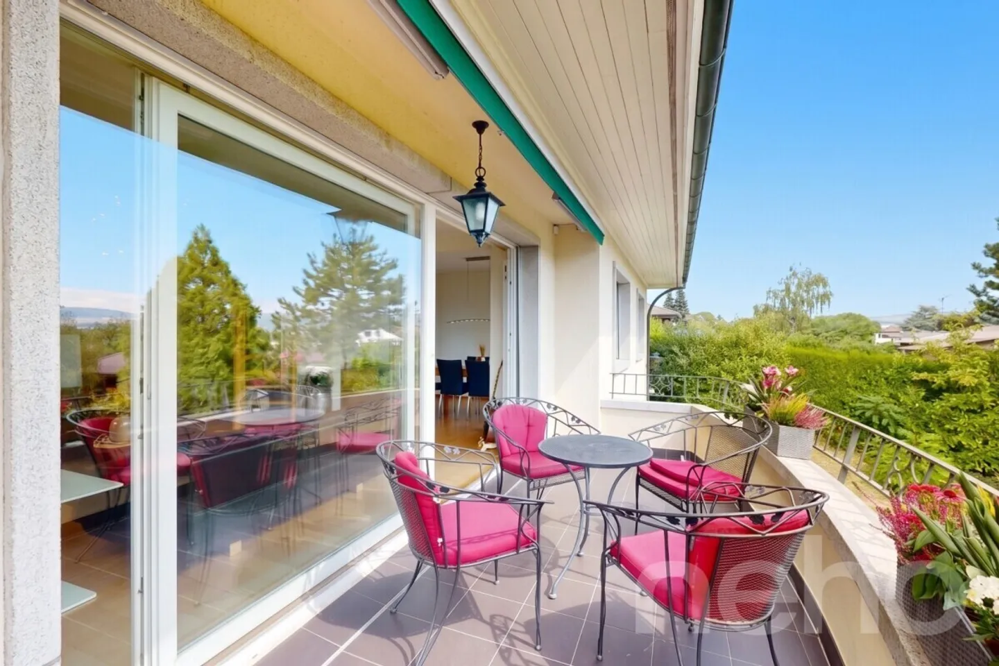 Stunning detached house with a view of Lake Geneva in Échandens - Photo 8 of 12
