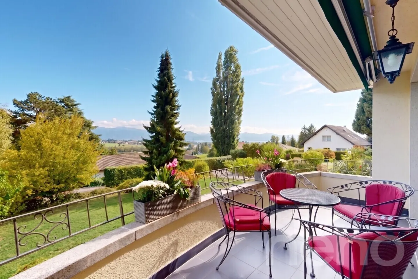 Stunning detached house with a view of Lake Geneva in Échandens - Photo 9 of 12