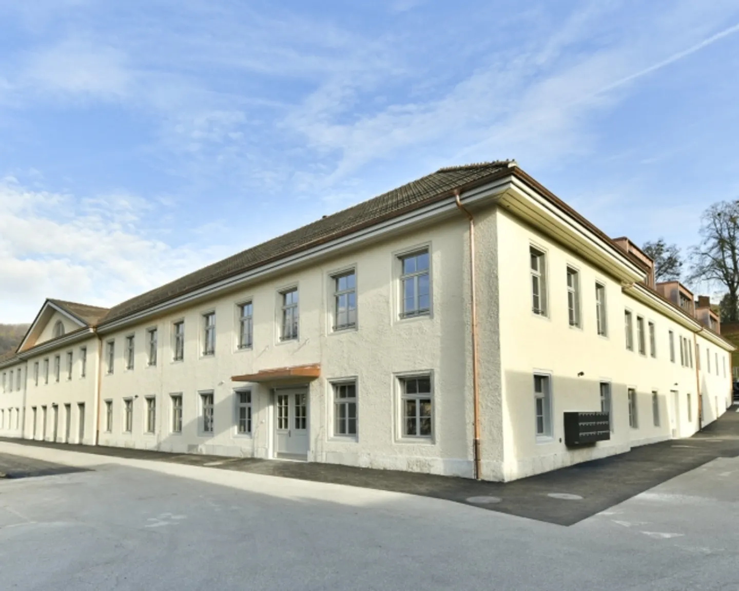 Charming Office Space in the Attic - Photo 4 of 12