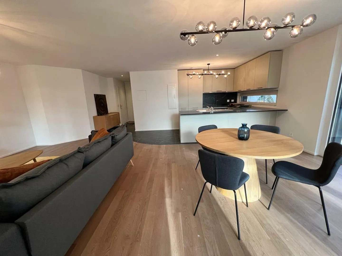 Magnificent 3.5 Room Apartment - Photo 3 of 7