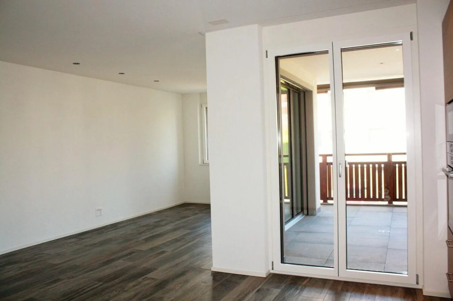 2 1/2-Room Apartment on the 1st Floor - Photo 4 of 12