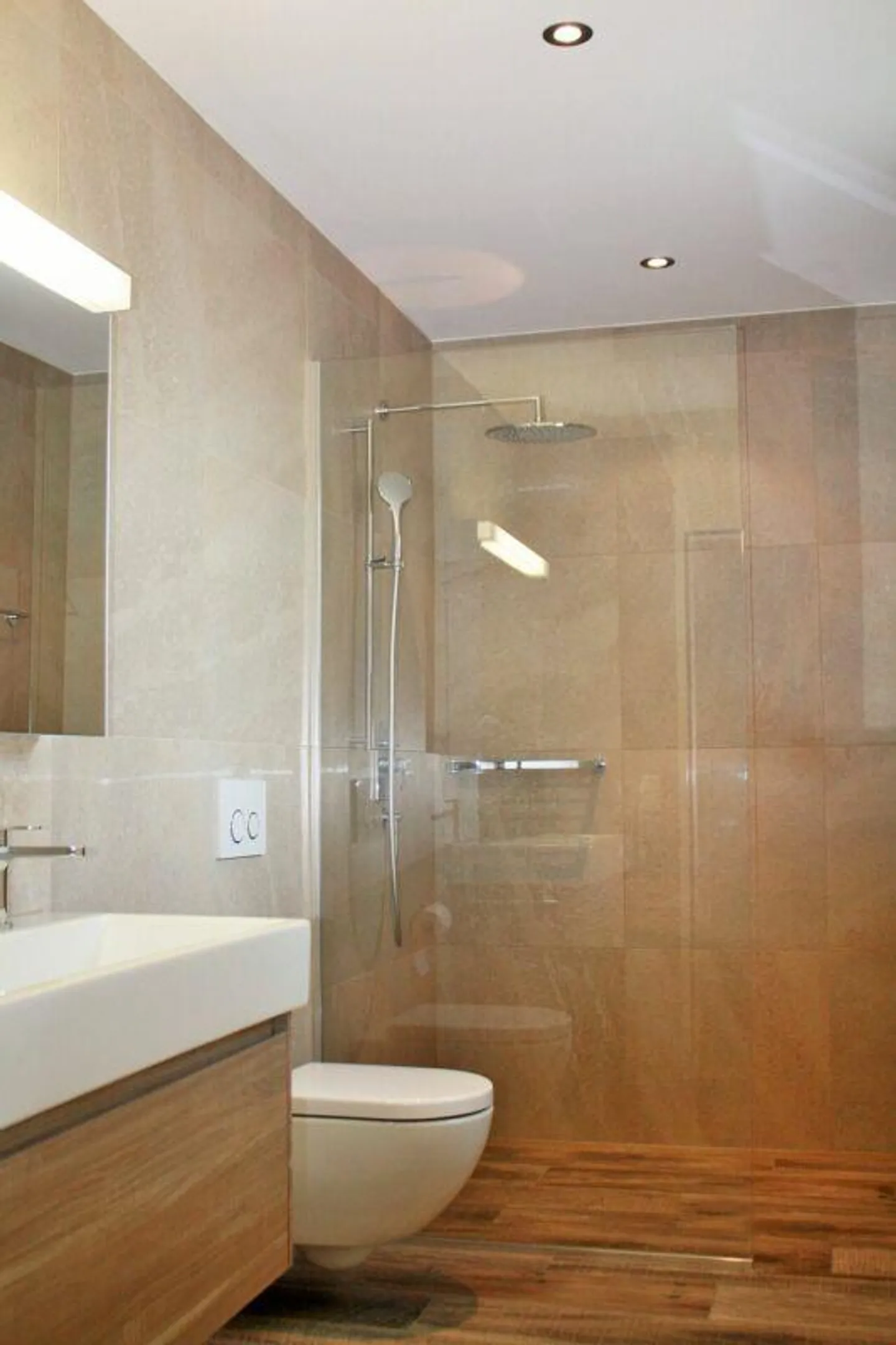 2 1/2-Room Apartment on the 1st Floor - Photo 5 of 12