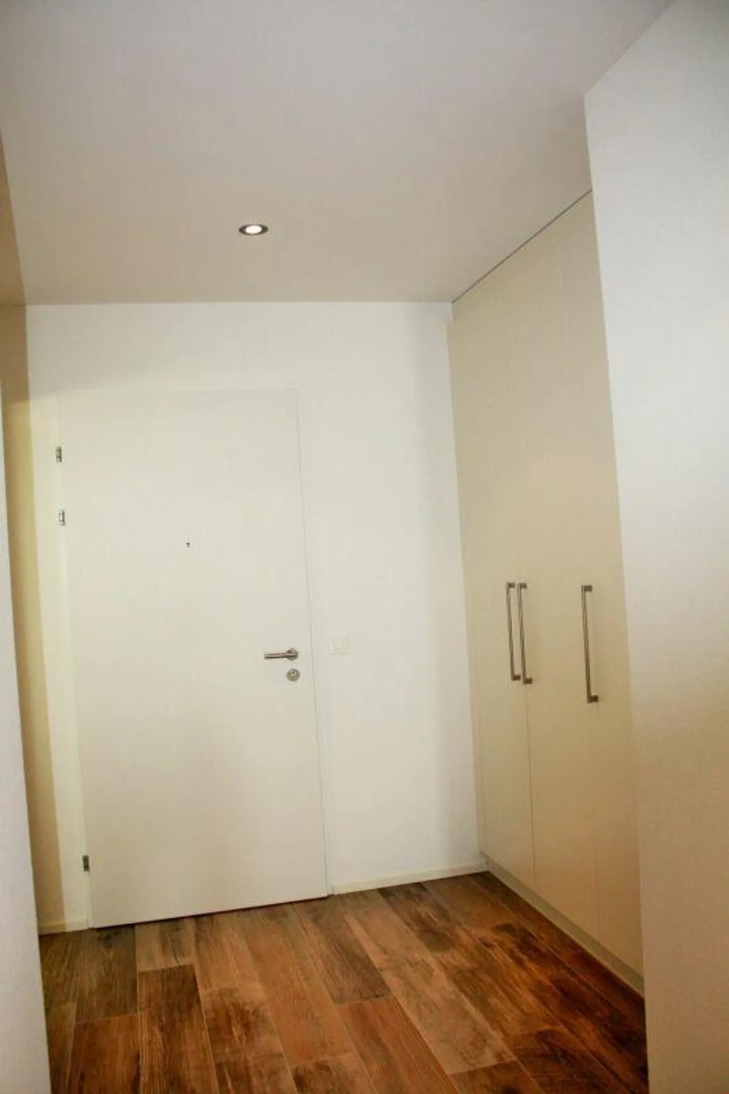 2 1/2-Room Apartment on the 1st Floor - Photo 6 of 12