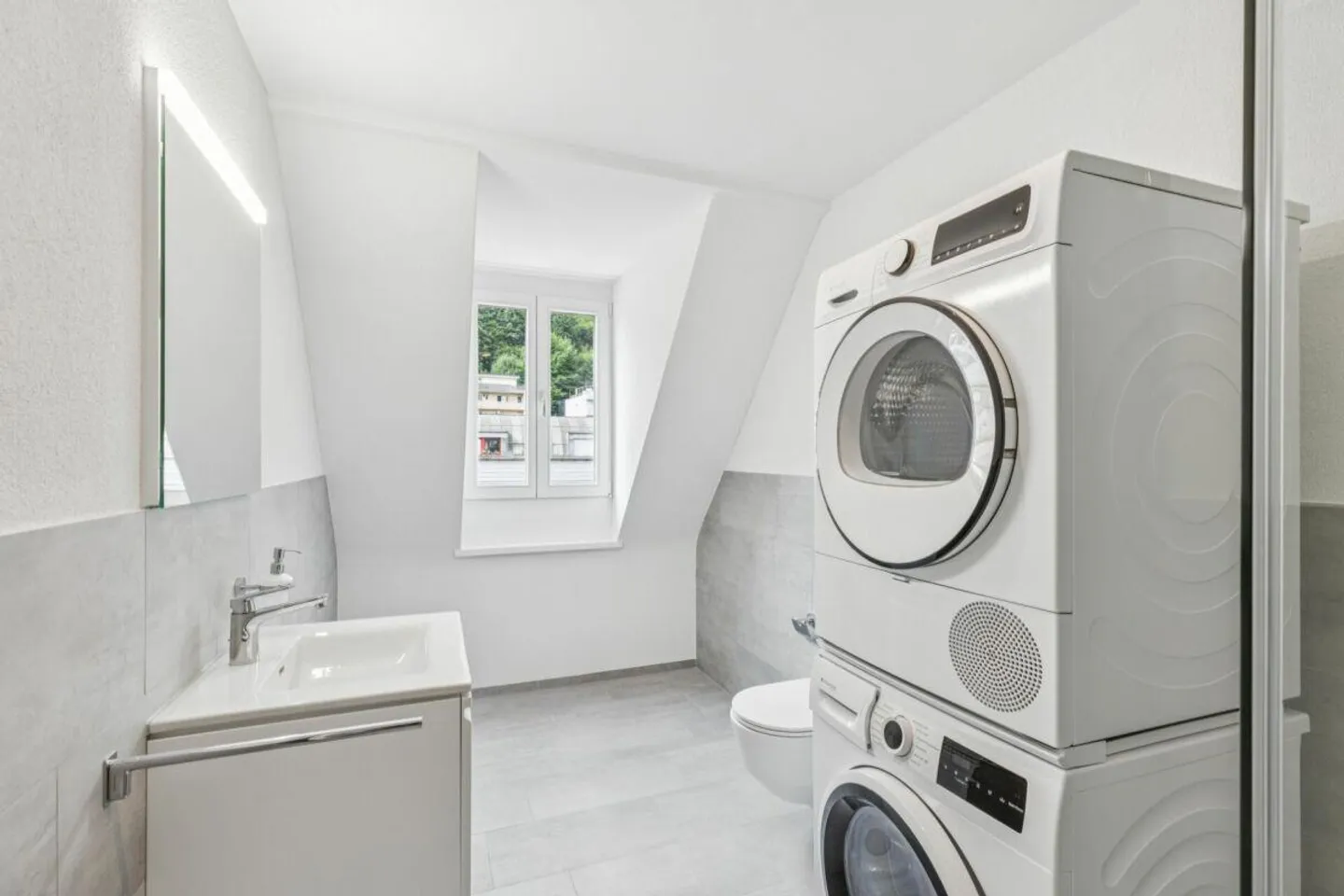 First occupancy! 2.5-room penthouse apartment with gallery and private roof terrace - Photo 4 of 18