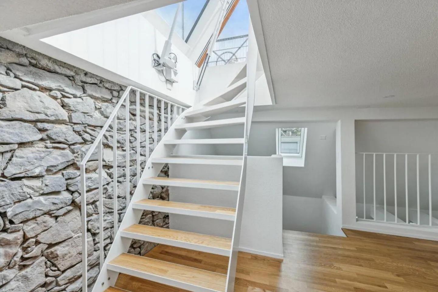 First occupancy! 2.5-room penthouse apartment with gallery and private roof terrace - Photo 14 of 18
