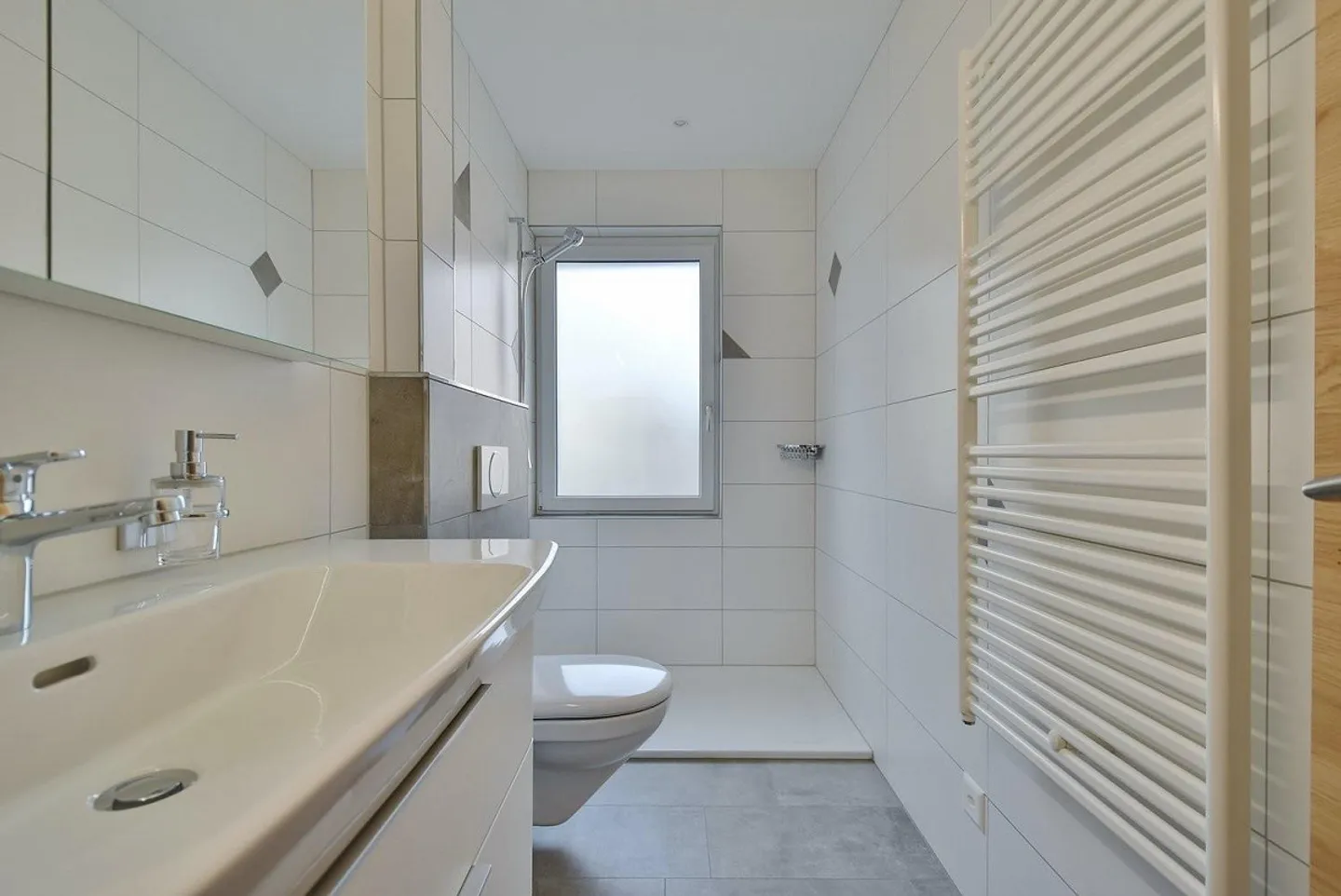 Charming & Modern 3-Room Apartment in New Shine - from February 2026 - Photo 8 of 11