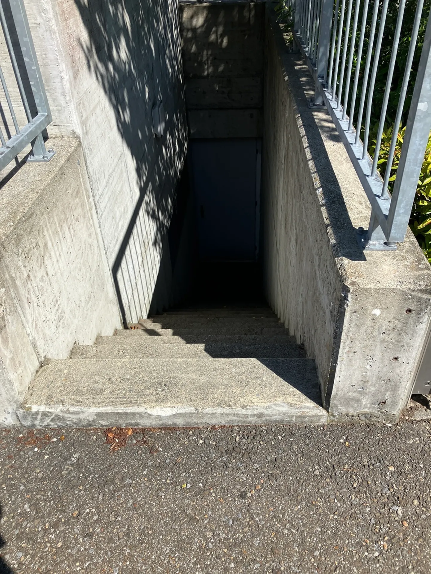 Geräumiger Tiefgaragenparkplatz in Reinach - Foto 7 von 7