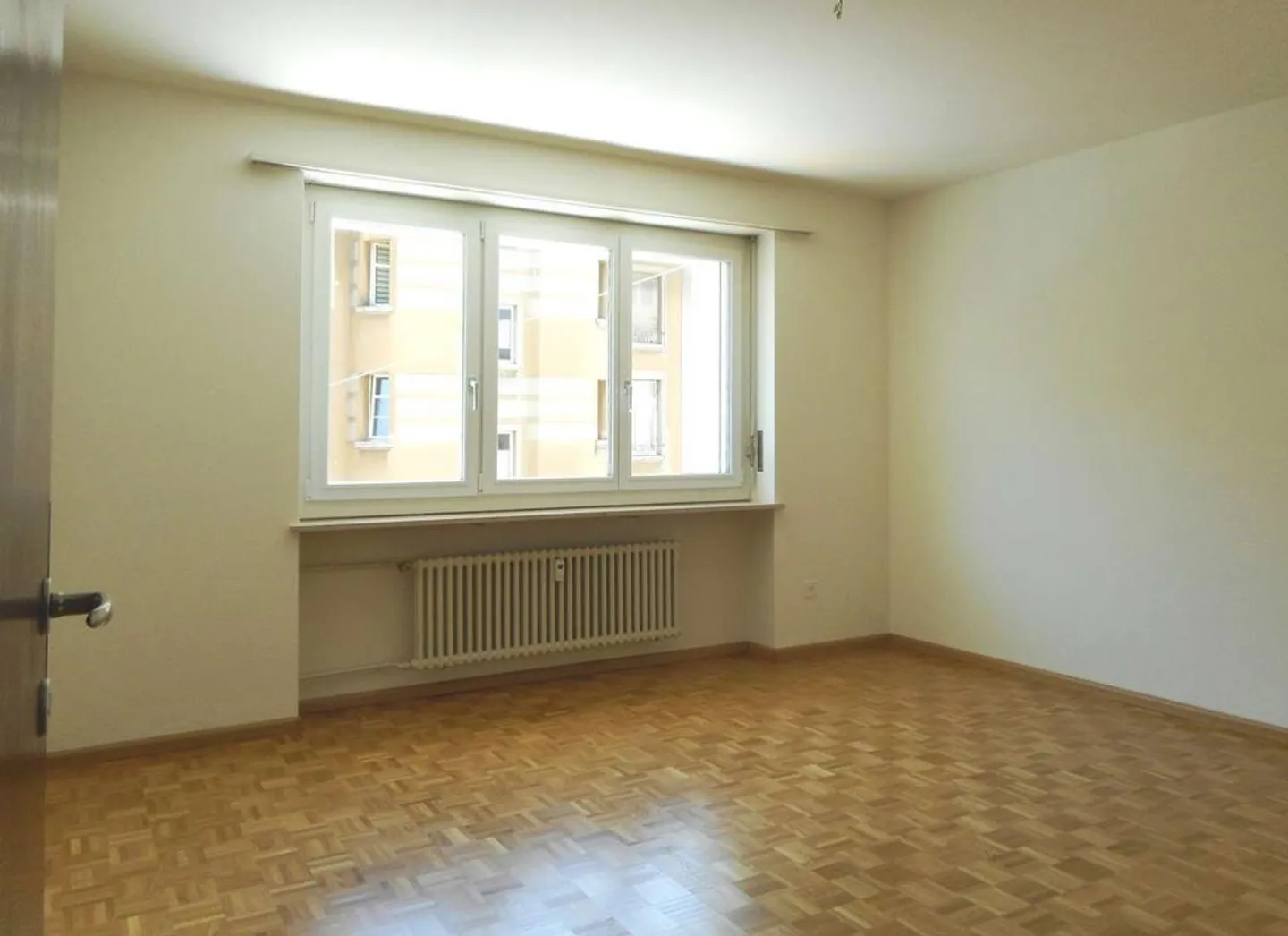 Shopping opportunity doesn't get any closer! - Photo 4 of 8