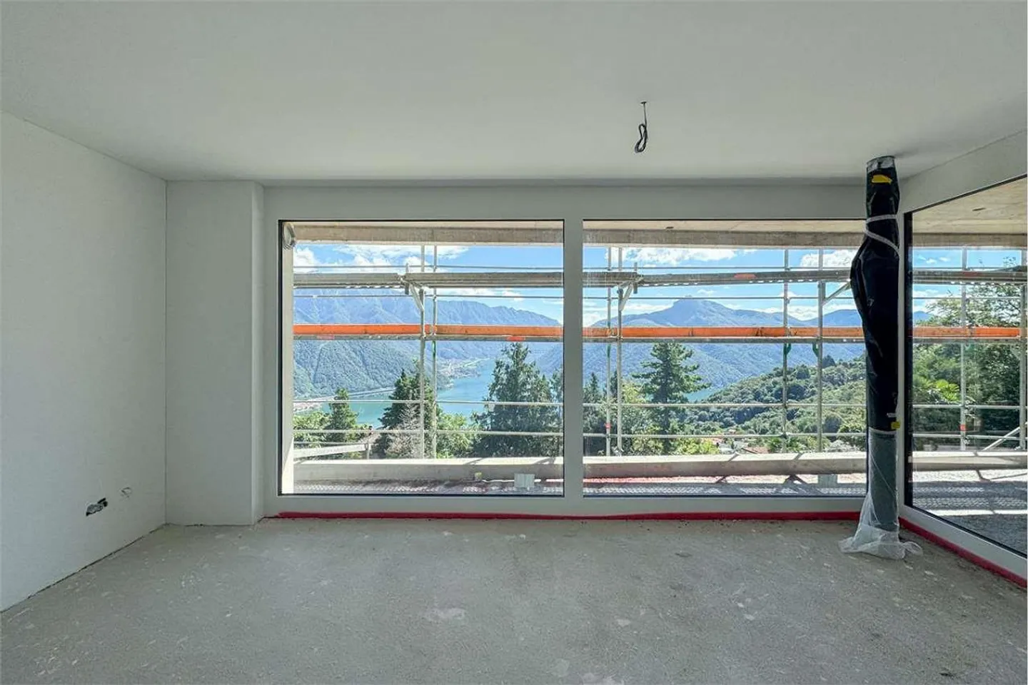 Elegante 4,5-Zimmer-Wohnung mit Seeblick in exklusiver Residenz - Foto 2 von 13