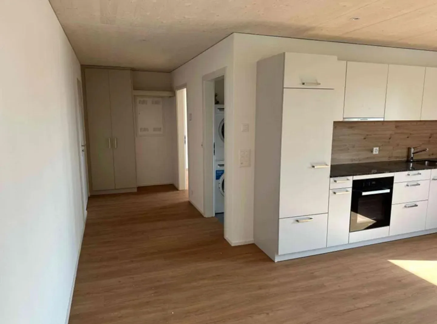 Moderne 2.5 Zimmer-Wohnung - Foto 3 von 7
