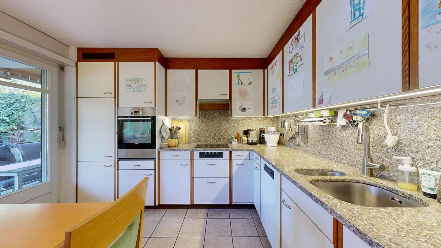 Appartement de jardin central de 4,5 pièces - Photo 3 sur 8