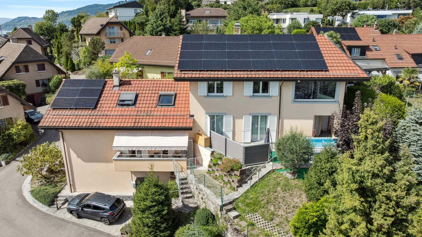 Unobstructed view and exceptional setting A rare gem in La Tour-de-Peilz - Photo 3 of 12