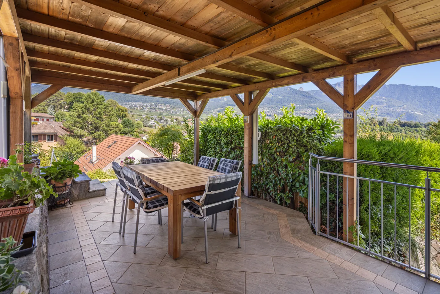 Unobstructed view and exceptional setting A rare gem in La Tour-de-Peilz - Photo 5 of 12