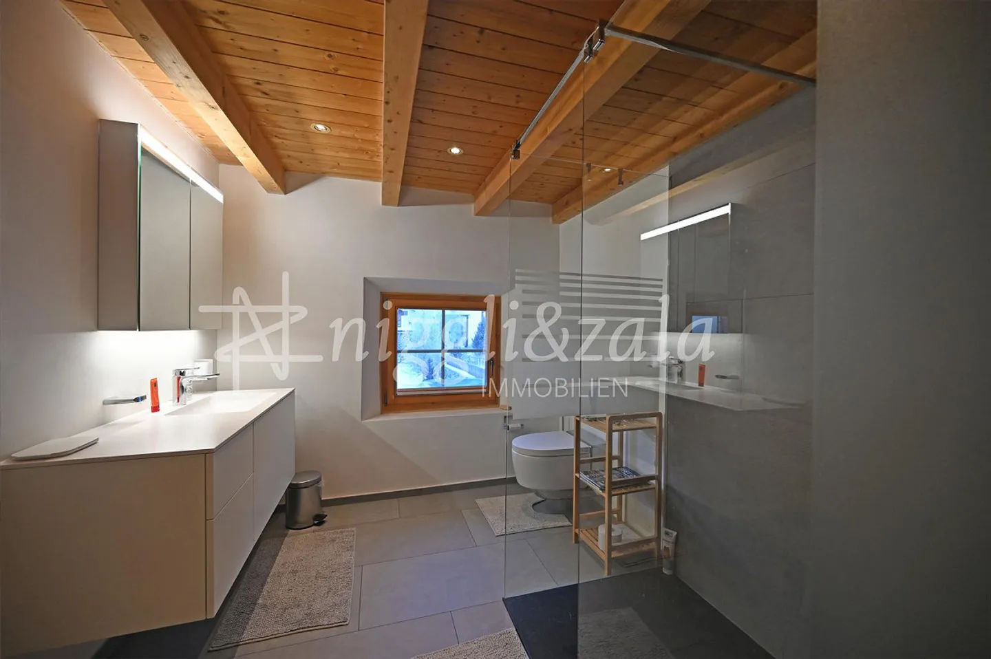 Proprietà con vista libera e potenziale interessante - Foto 7 di 7