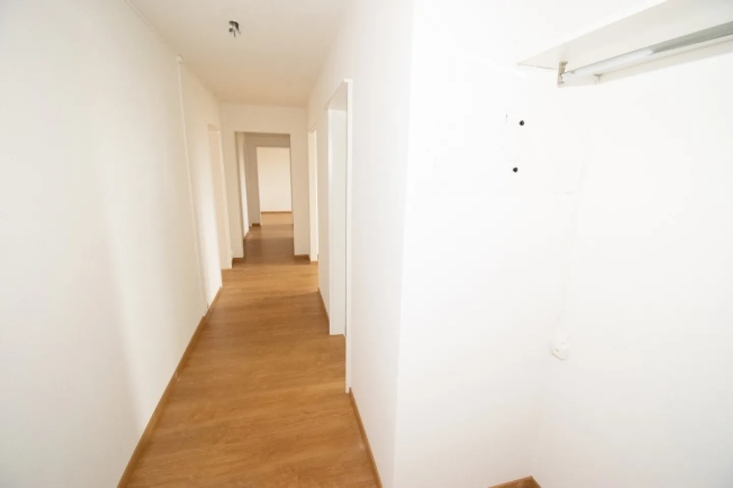 Ampio appartamento 4.5 locali - Foto 4 di 11