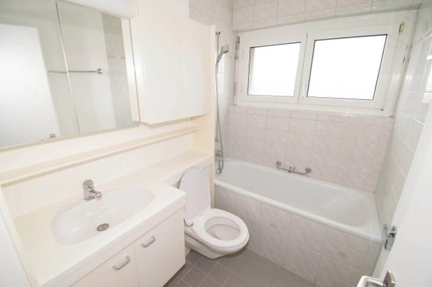 Ampio appartamento 4.5 locali - Foto 10 di 11