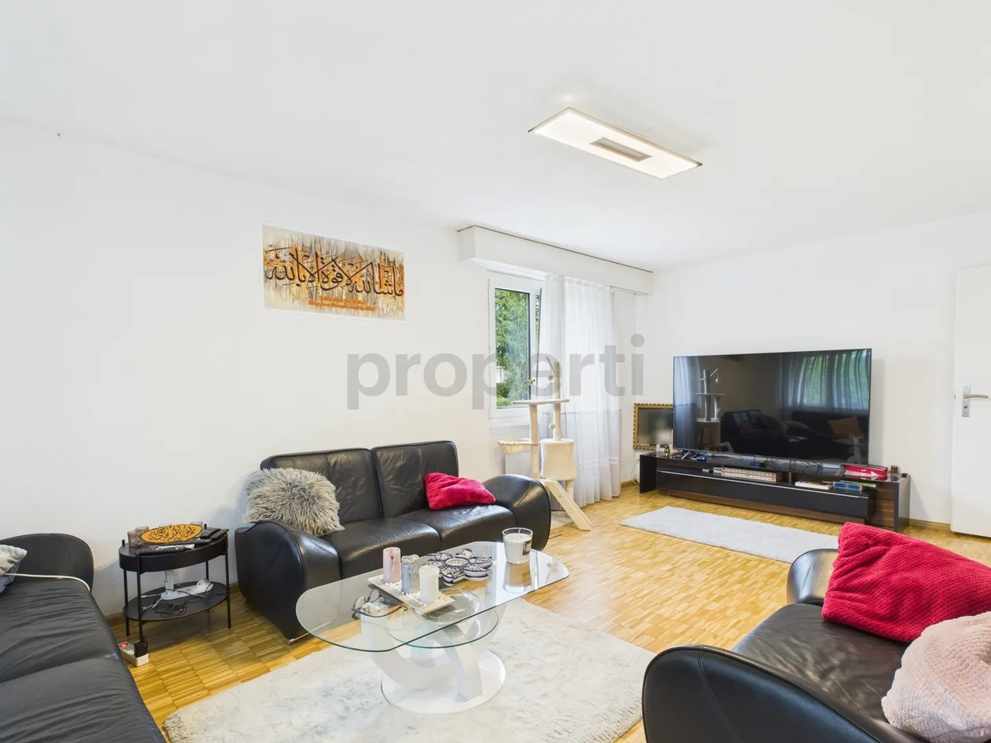 Appartamento elegante di 4,5 locali con balcone, vista panoramica e posizione adatta alle famiglie a Reiden - Foto 1 di 12