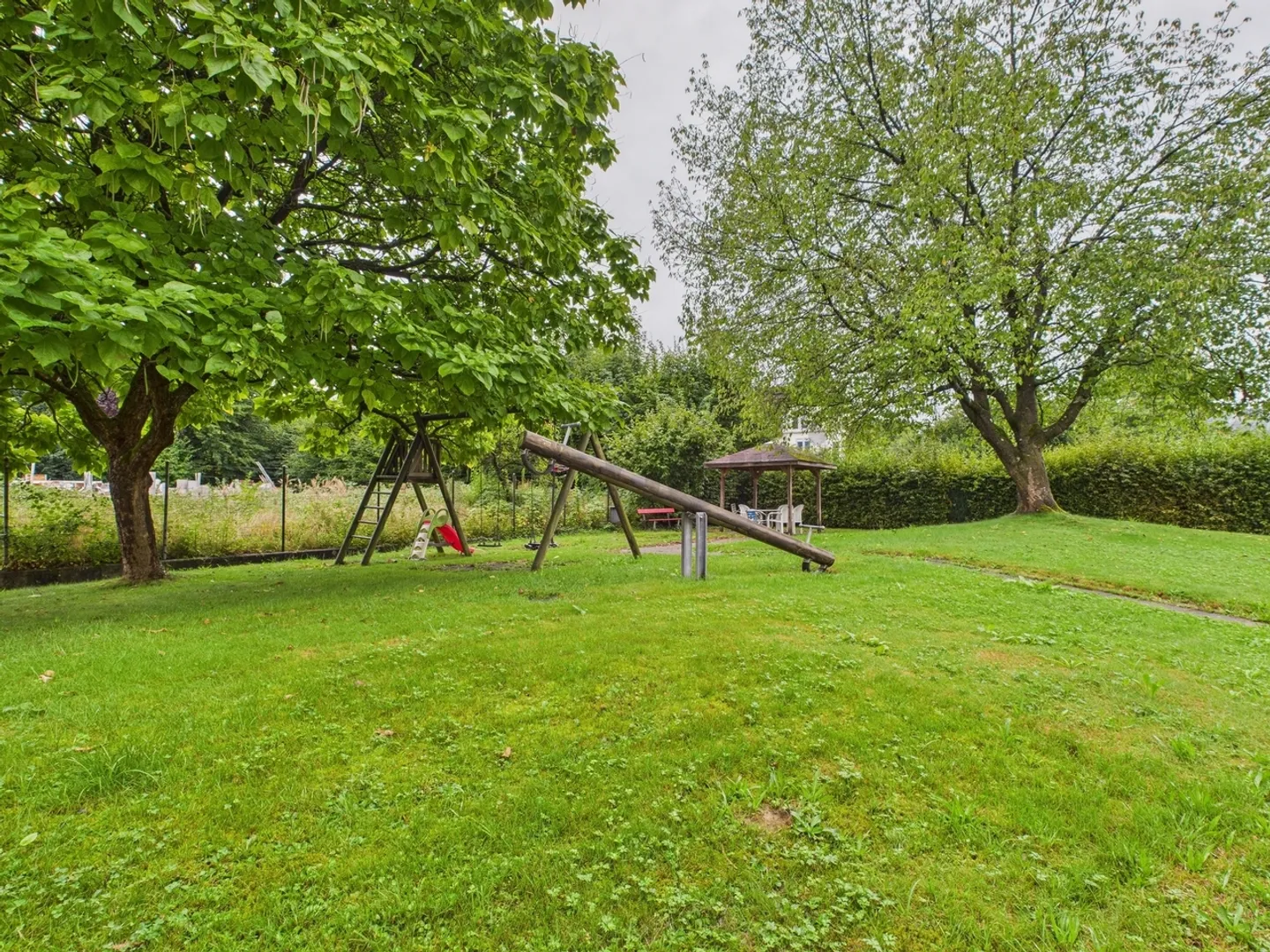 Appartamento elegante di 4,5 locali con balcone, vista panoramica e posizione adatta alle famiglie a Reiden - Foto 11 di 12