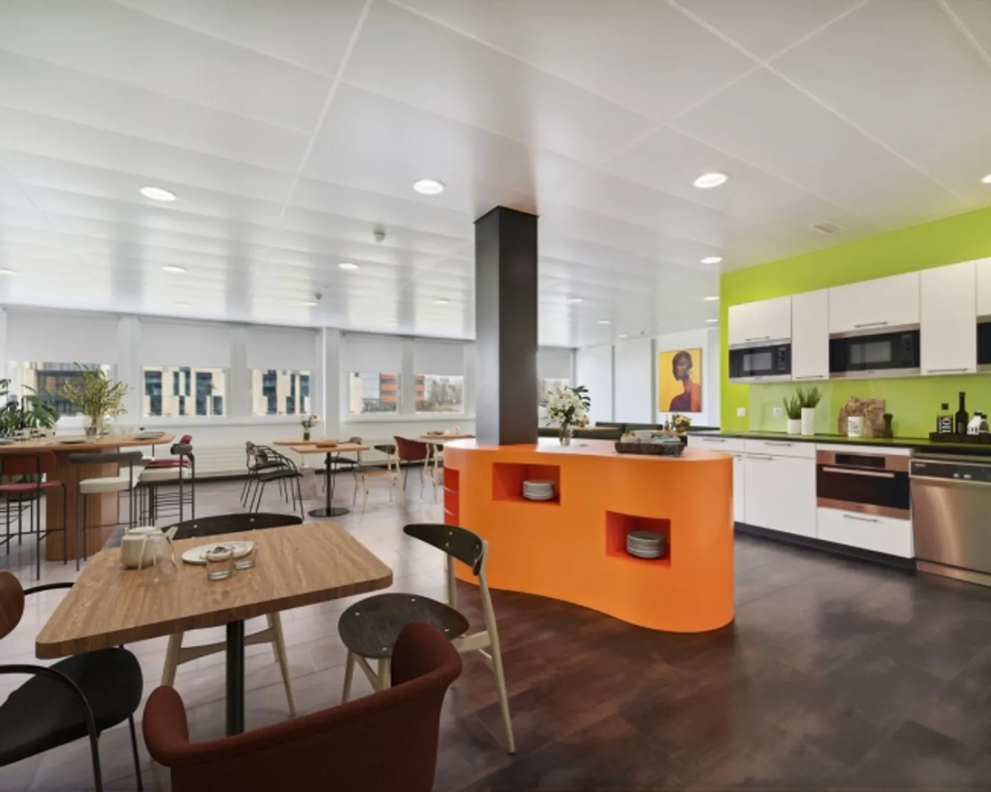 "Furnished, spacious, high-end office space" - Foto 5 di 13