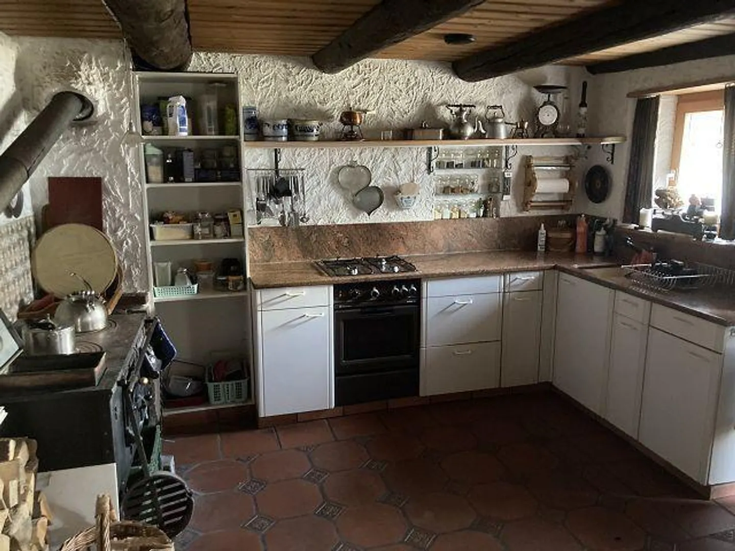 Maison rustique 3 1/2 pièces avec jardin et grange à développer sur 15000 m2... - Photo 9 sur 25