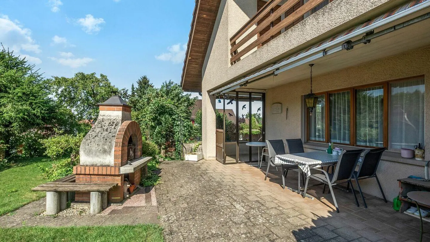 Casa unifamiliare indipendente con grande giardino e dintorni - Foto 4 di 30