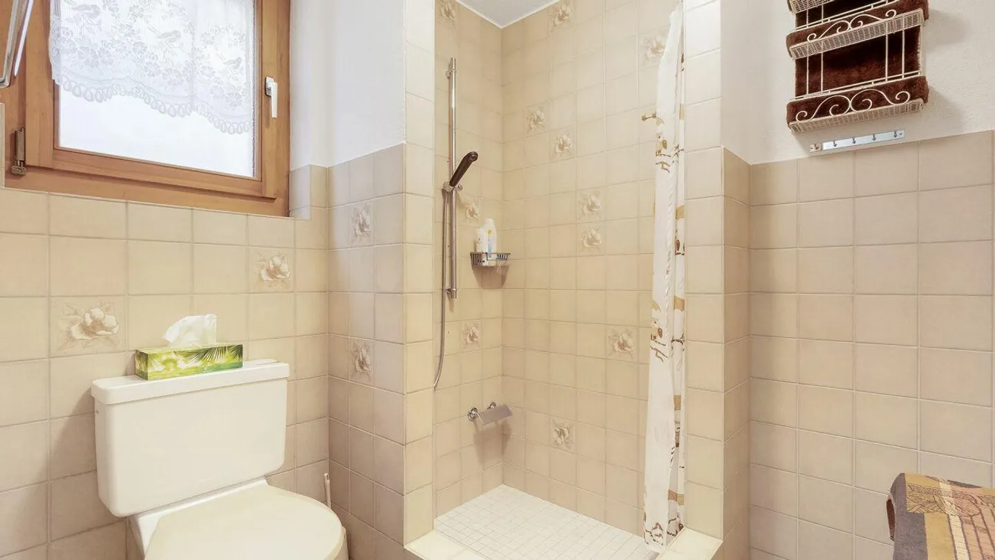 Casa unifamiliare indipendente con grande giardino e dintorni - Foto 29 di 30