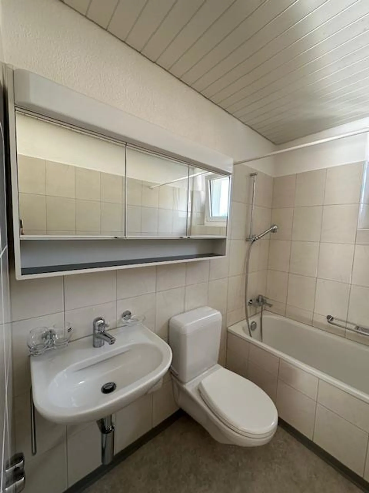 Central, bright and quiet apartment - Photo 12 of 14