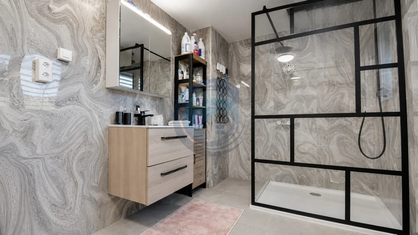 Bella villa individuale ristrutturata con ampio terreno e vista libera - Foto 6 di 11