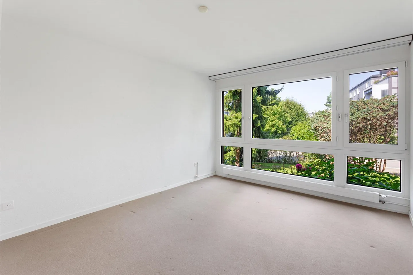 A Dream Home in Greifensee with Charm - Photo 4 of 7