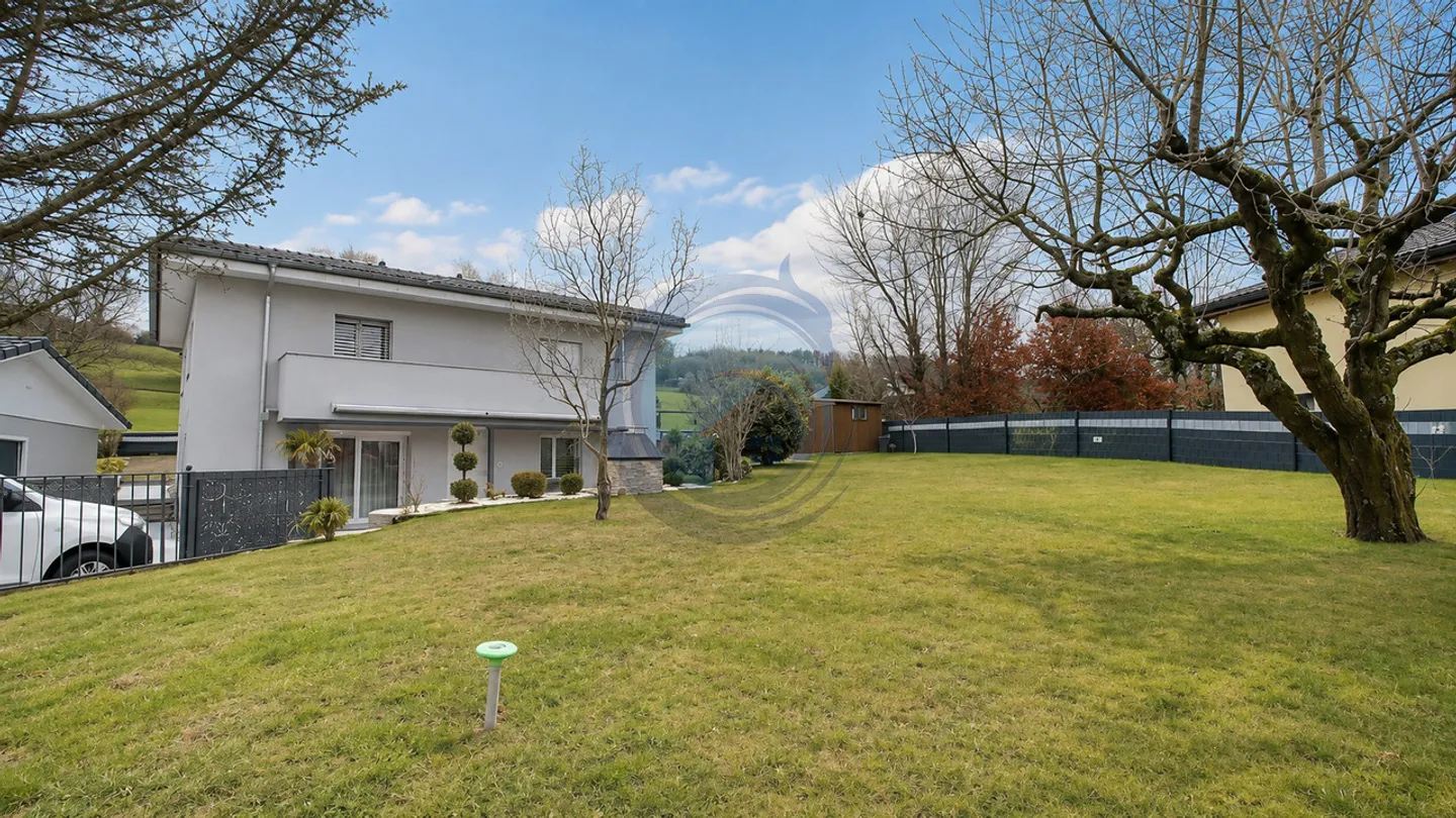 Bella villa individuale ristrutturata con ampio terreno e vista libera - Foto 11 di 11
