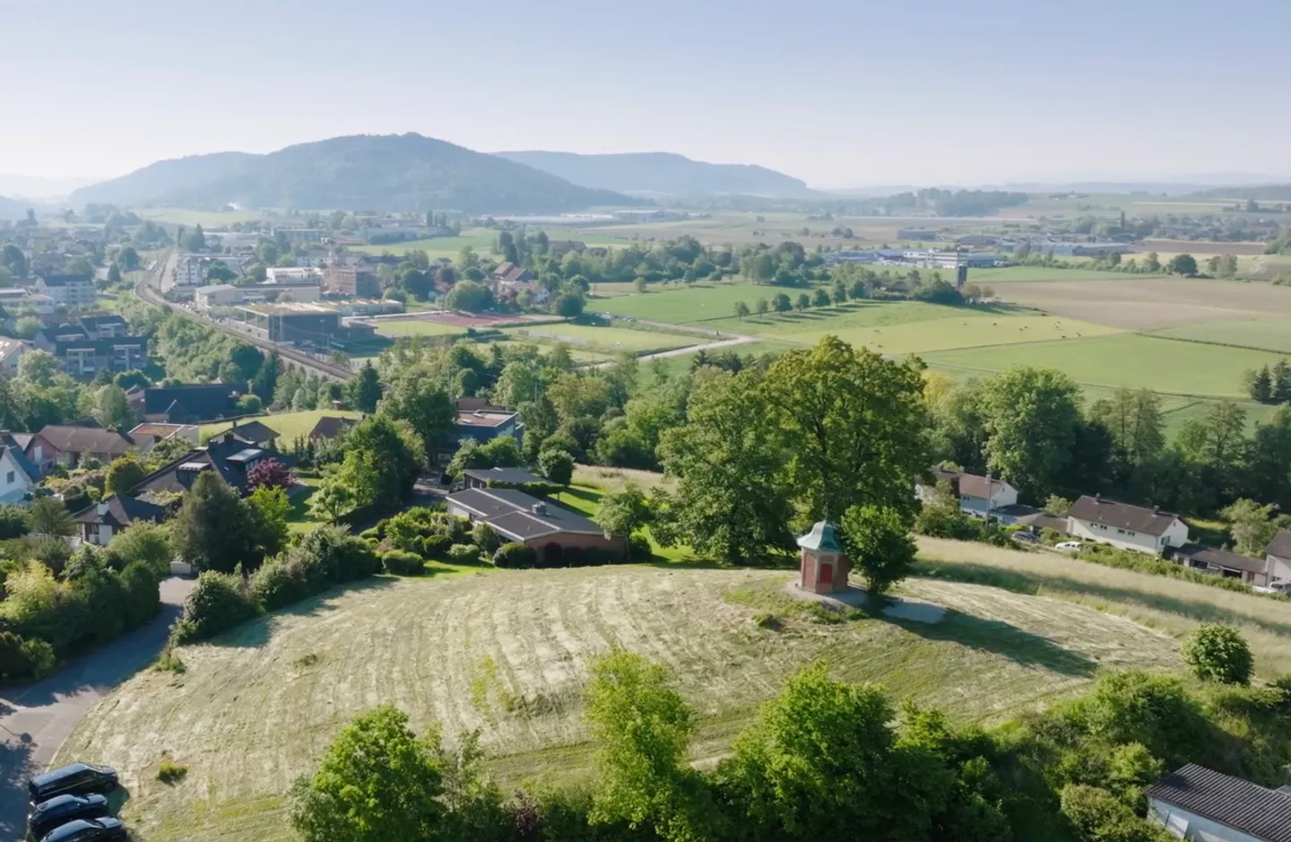 Architettura moderna in posizione privilegiata - Casa unifamiliare di 5,5 stanze - Foto 2 di 8