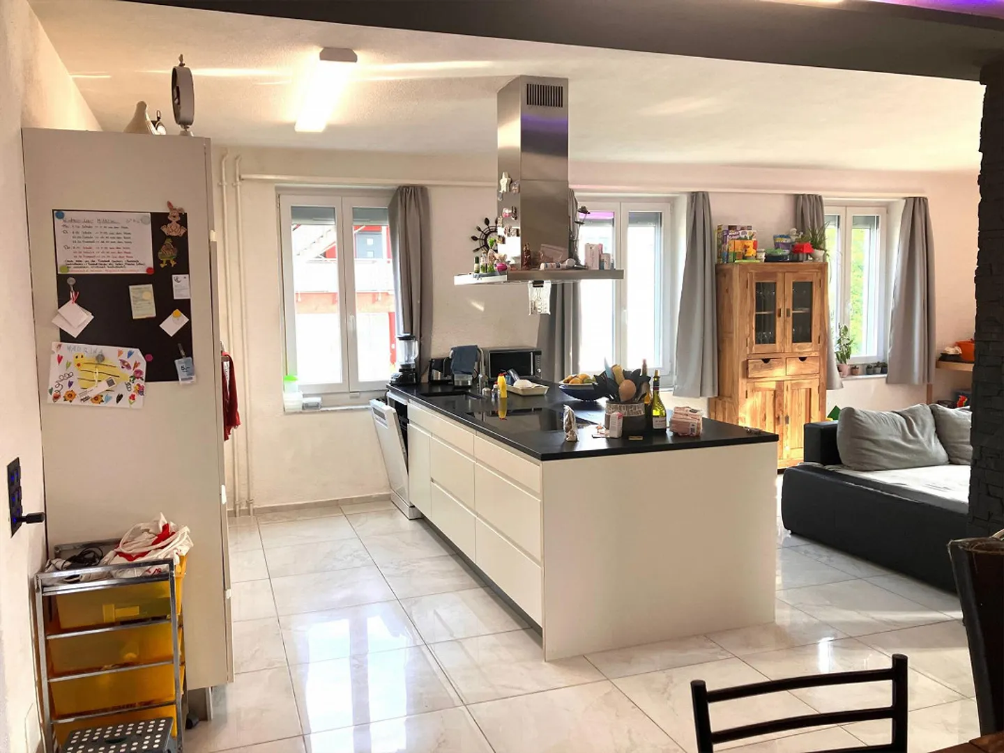 Geräumiges Einfamilienhaus mit Garten - Foto 3 von 13