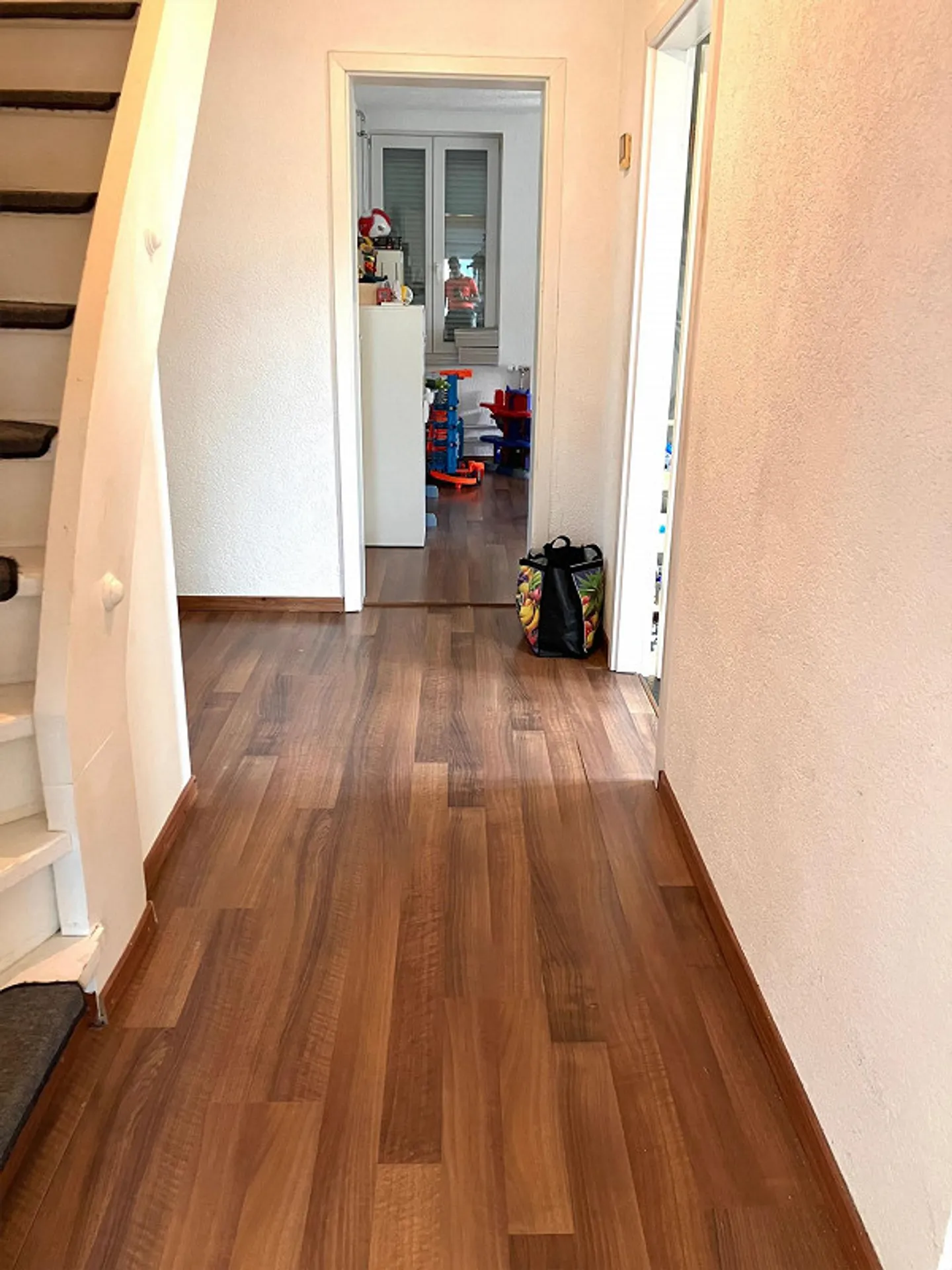 Geräumiges Einfamilienhaus mit Garten - Foto 7 von 13