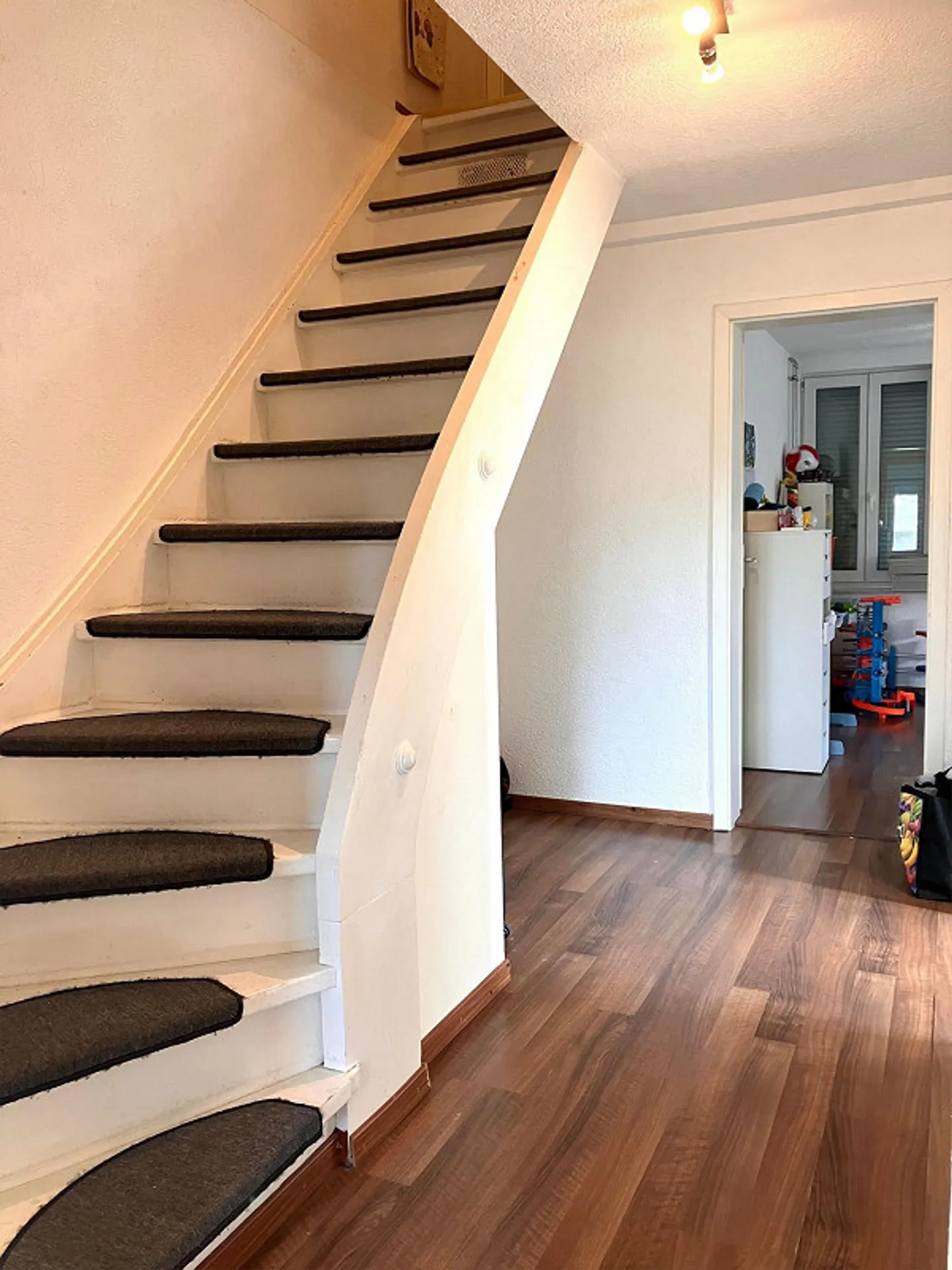 Geräumiges Einfamilienhaus mit Garten - Foto 12 von 13