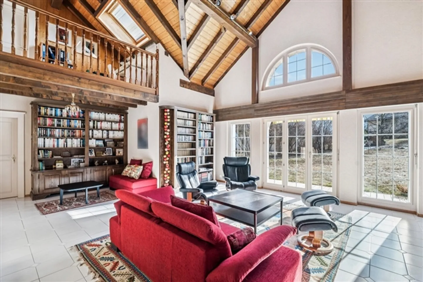 Casa singola di 7,5 stanze - Foto 2 di 11