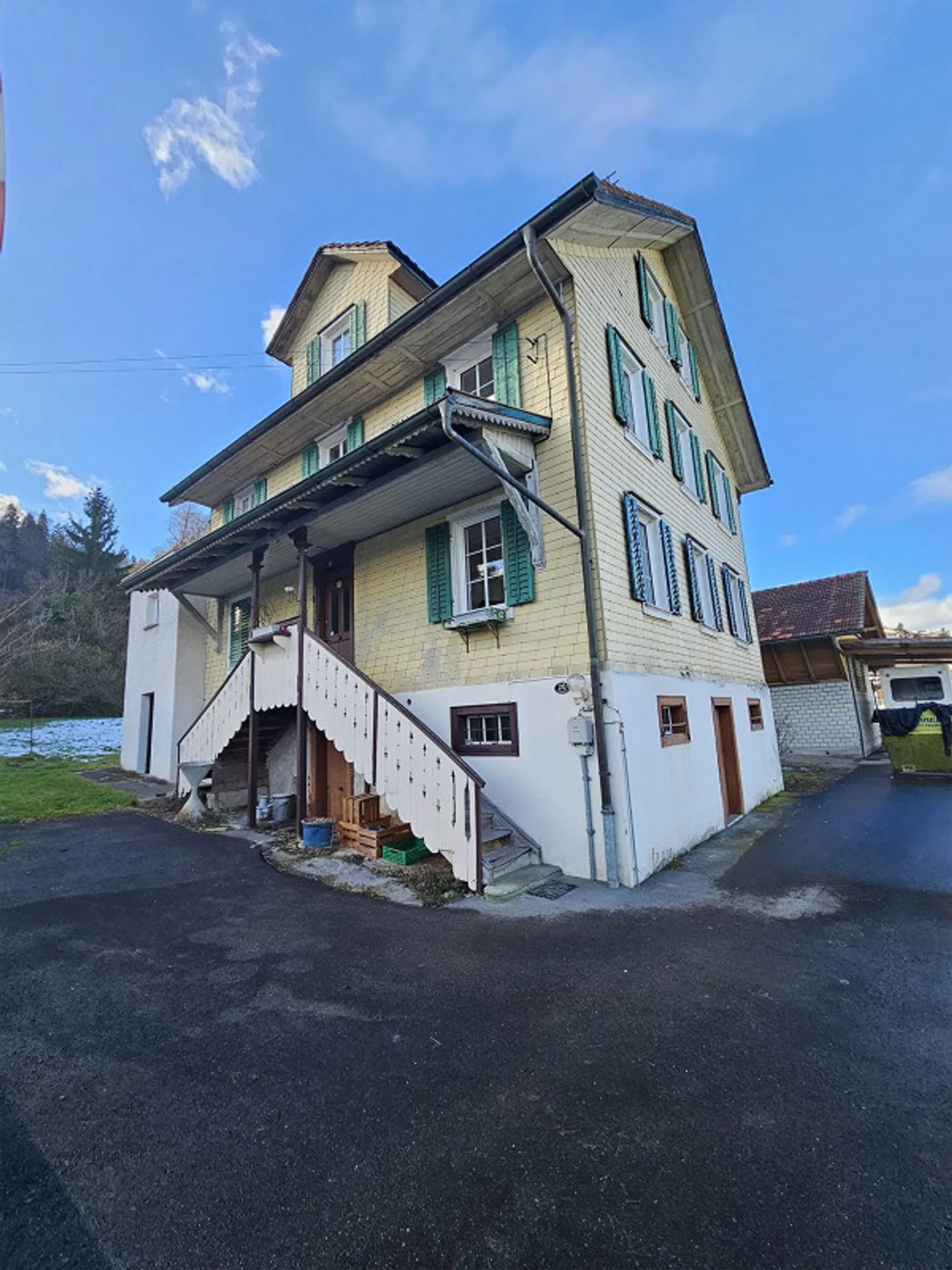 UNIQUE OPPORTUNITY - city-close single-family house in a green oasis - Photo 2 of 13