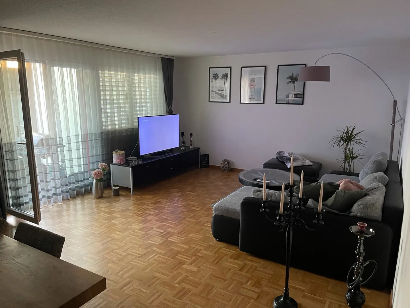 Appartement 2.5 pièces dans un emplacement central - Photo 2 sur 9