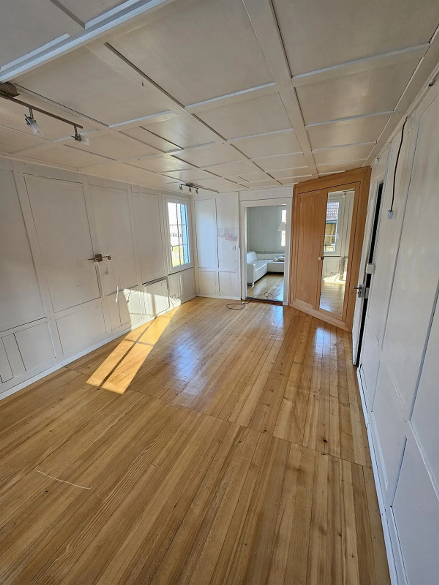 UNIQUE OPPORTUNITY - city-close single-family house in a green oasis - Photo 6 of 13