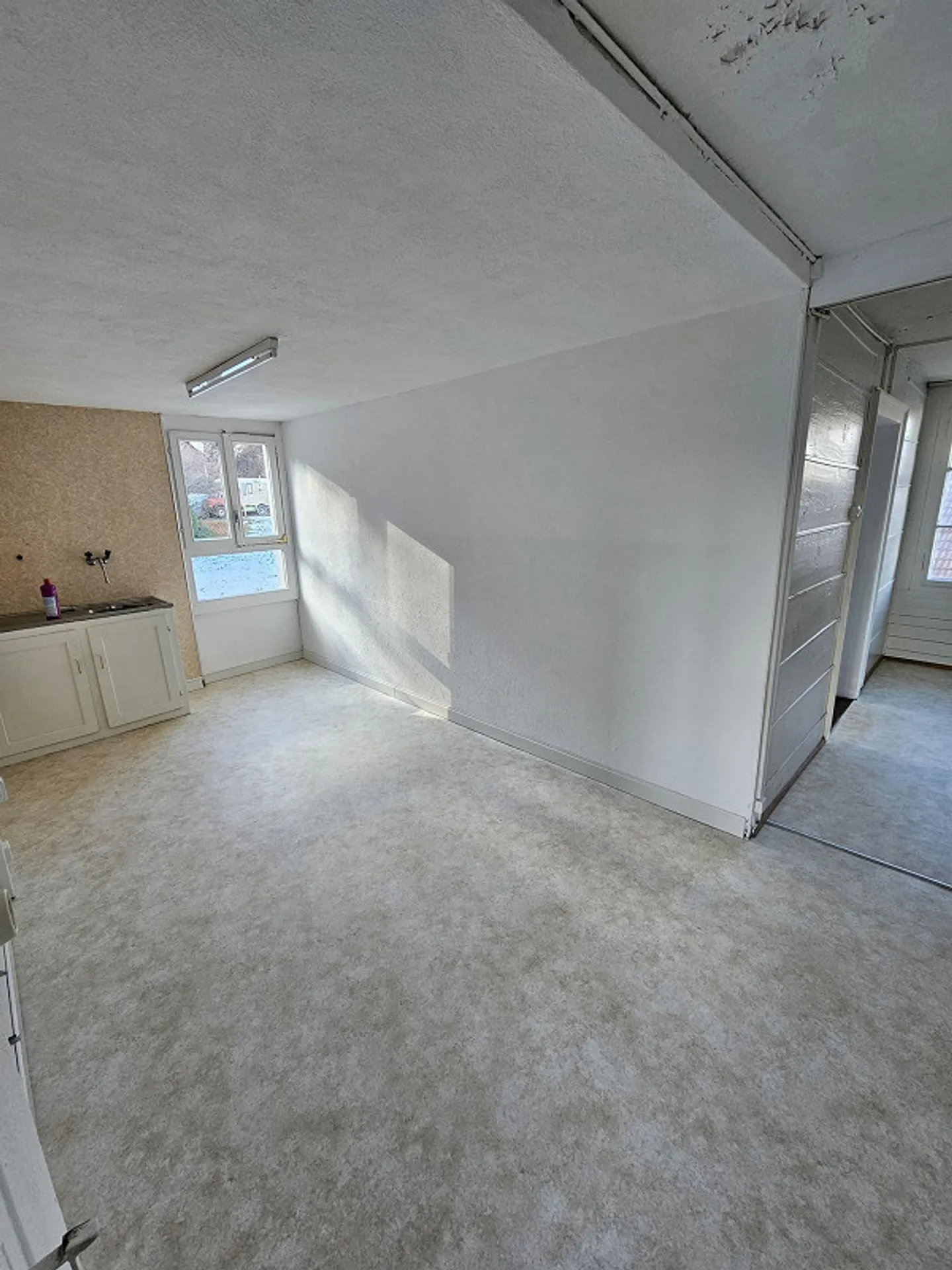 UNIQUE OPPORTUNITY - city-close single-family house in a green oasis - Photo 7 of 13