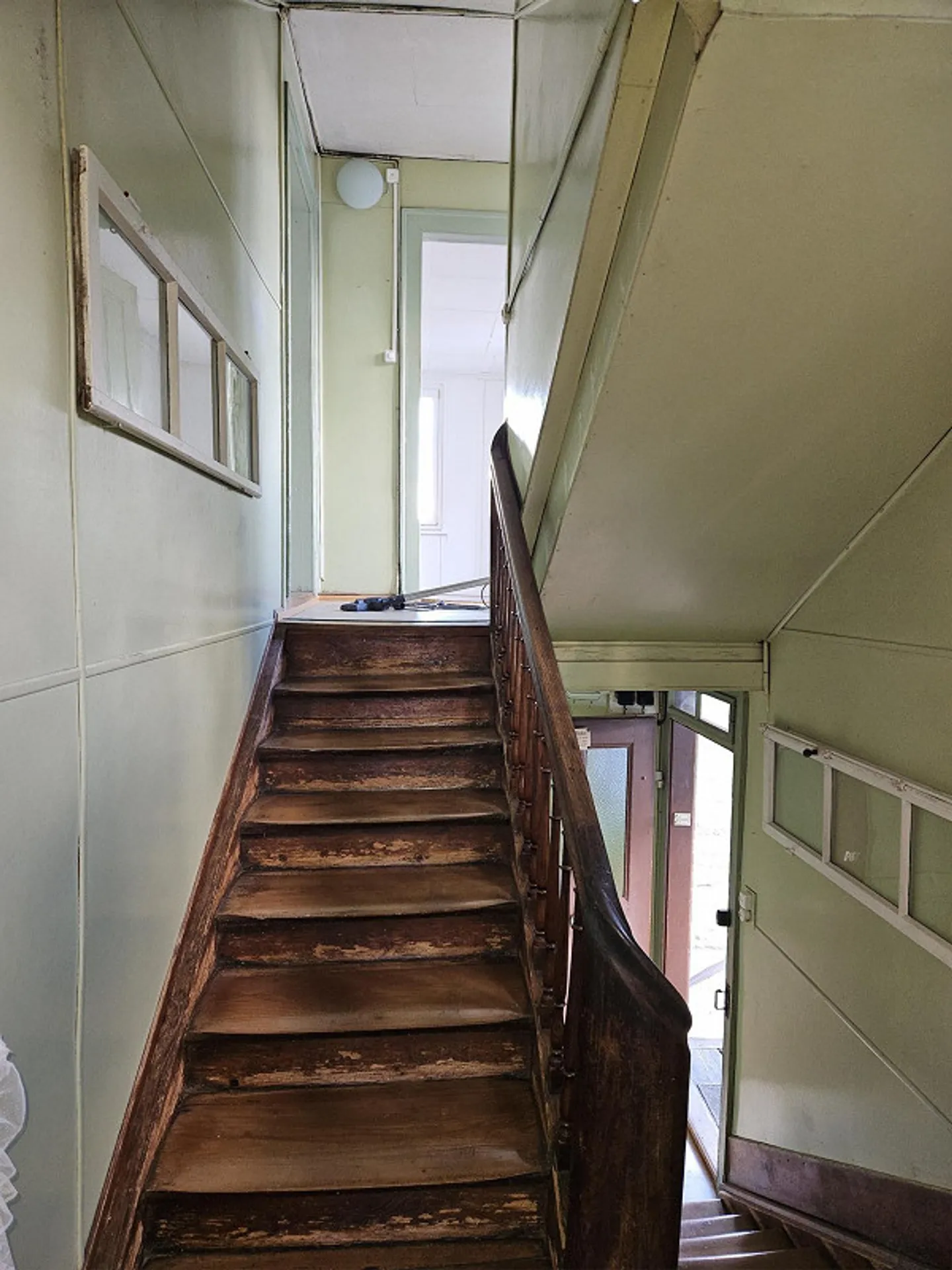 UNIQUE OPPORTUNITY - city-close single-family house in a green oasis - Photo 12 of 13