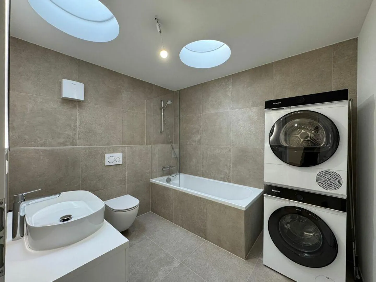 Freshly renovated 3.5-room apartment in a central location - Photo 11 of 13