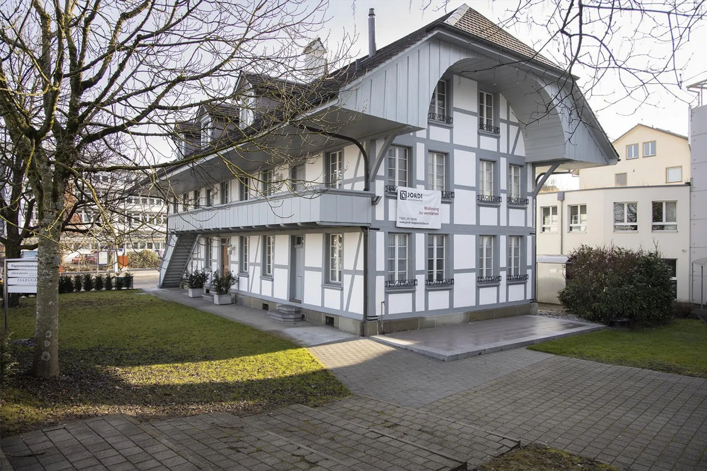 Stilvolle Duplex-Wohnung an zentraler Lage in Ittigen - Foto 1 von 17